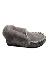 Load image into Gallery viewer, TRADITIONAL MOCCASIN