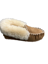Load image into Gallery viewer, TRADITIONAL MOCCASIN
