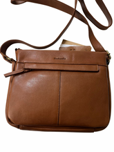 Load image into Gallery viewer, 7982 LEATHER MULTI COMP CROSS BODY BAG
