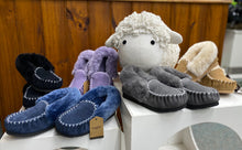 Load image into Gallery viewer, TRADITIONAL MOCCASIN
