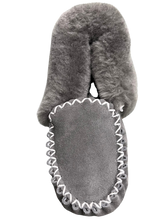 Load image into Gallery viewer, TRADITIONAL MOCCASIN
