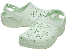 Load image into Gallery viewer, CLASSIC CROC - MINT FLORAL
