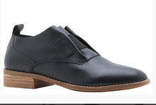 Load image into Gallery viewer, CLEVER by HUSH PUPPIES
